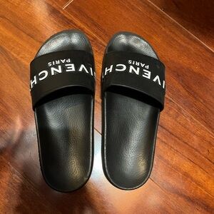 Givenchy Black and White Logo Slides